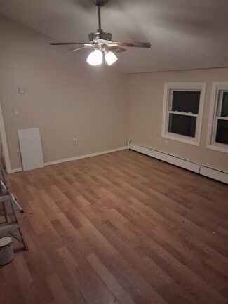 775 Knotty Oak Rd, Coventry, RI 02816