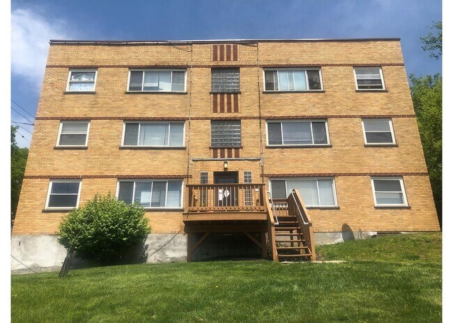 596 Lowell Ave unit 596-04, Cincinnati, OH 45220 - photo 2