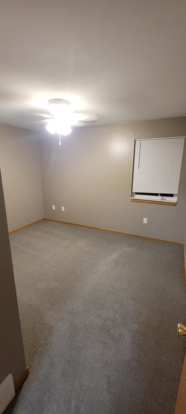 1308 E Redwood Blvd unit 1408 E Redwood BVD, Brandon, SD 57005 - photo 3