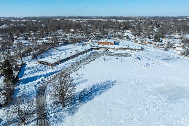 Talala Elementary School is located conveniently in a residential area.