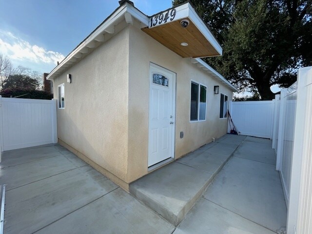 6150 Costello Ave unit Calvert ADU, Van Nuys, CA 91401 - photo 2