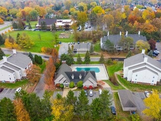 525 W Highland Rd, Howell, MI 48843