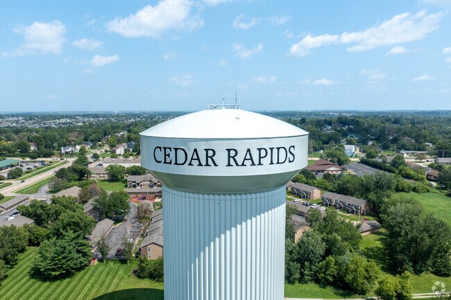 Ellis Harbor is located in the Cedar Rapids, Iowa residential area.