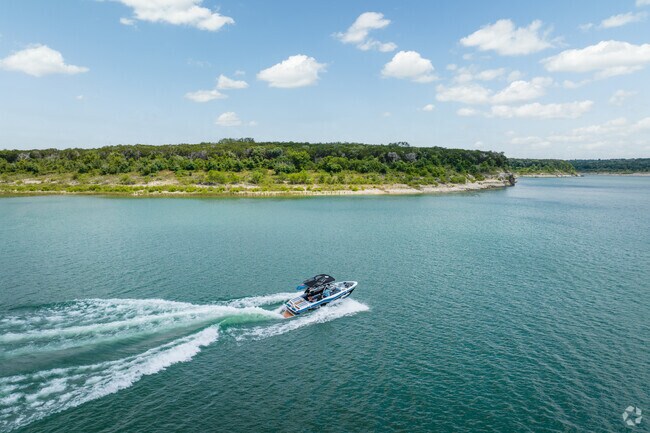 A gorgeous sunny day on Lake Georgetown in Fountainwood.