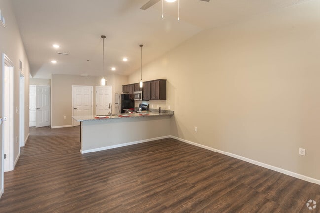 2 BR, 2 BA - Forestwood - 1294 SF
