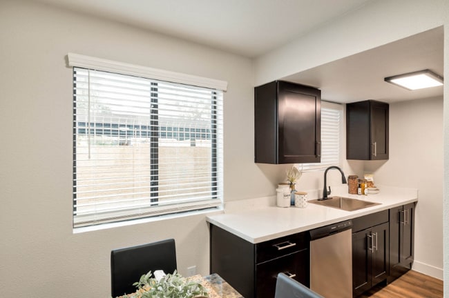 1827 E Lemon St unit 6, Tempe, AZ 85281 - photo 2