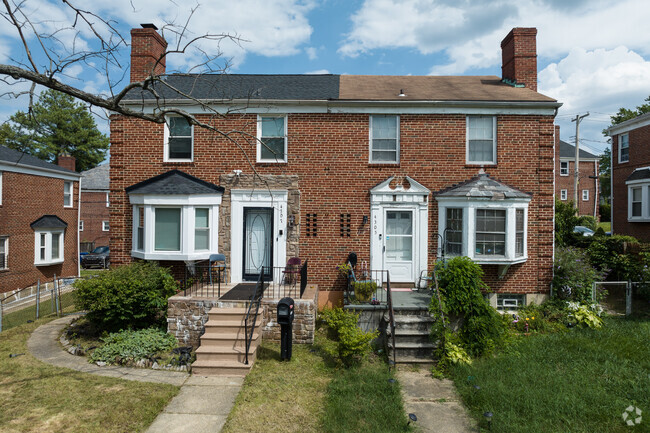 These red brick townhomes in Stonewood-Penwood-Winston offer the same charms as nearby rowhomes.