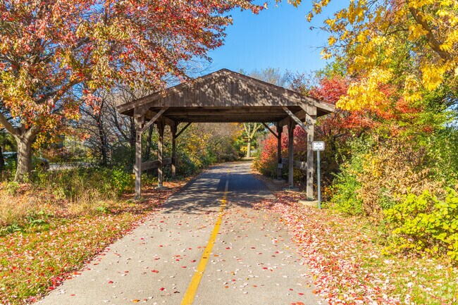 Oakwood Hills residents can enjoy the many trails and walking paths in the neighborhood.