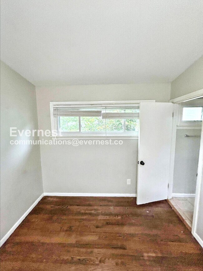 1130 Trampe Ave, Saint Louis, MO 63138 - photo 7