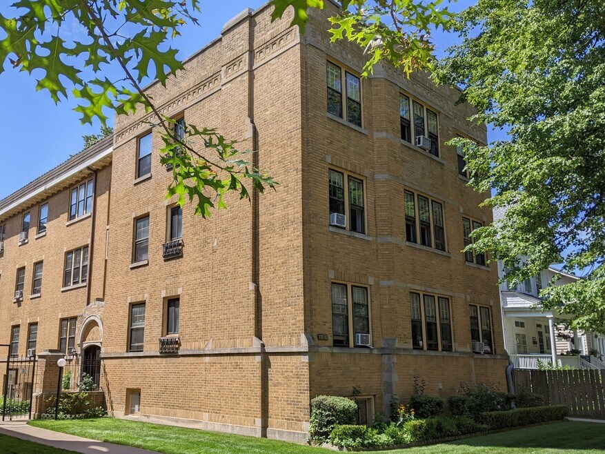 710 Seward St unit 1S, Evanston, IL 60202 - photo 1