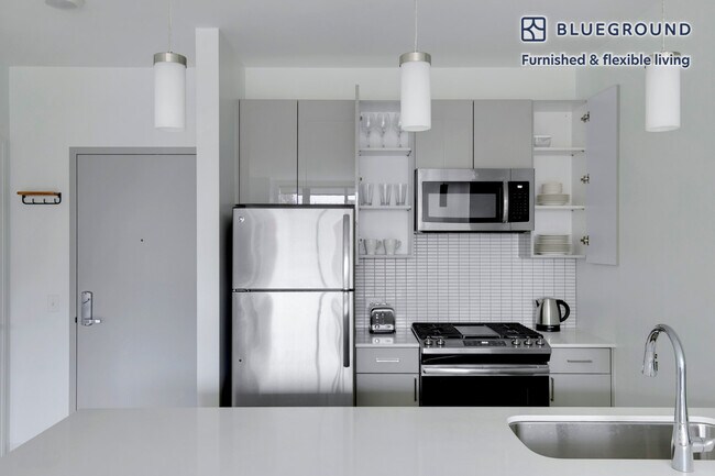 808 W Van Buren St unit FL7-ID531, Chicago, IL 60661 - photo 7