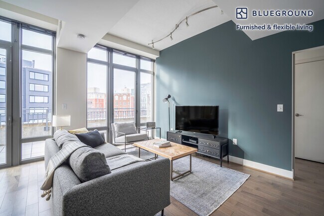 1328 14th St NW unit FL6-ID161, Washington, DC 20005 - photo 2