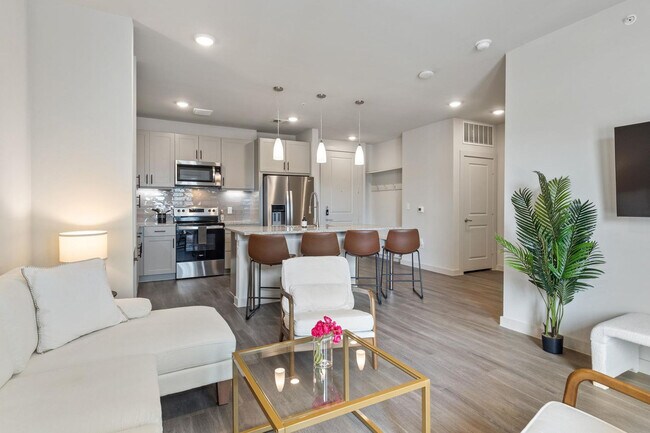 5820 1/2 Cameron Rd unit FL2-ID1303392P, Austin, TX 78723 - photo 7