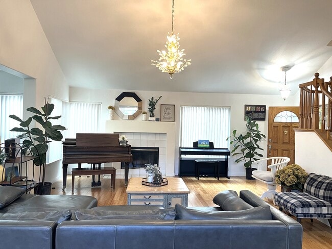 10841 Portobelo Dr unit Portobelo, San Diego, CA 92124 - photo 3