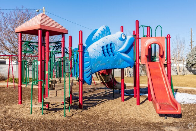 Peak Expeditionary - Pennington has a student teacher ratio of 14:1