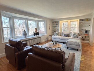 198 Wolcott Rd, Chestnut Hill, MA 02467