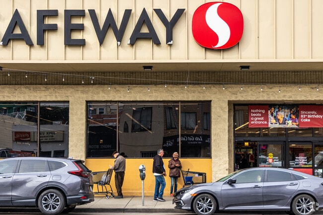 Outer Mission grocery shoppers have  a nearby Safeway.