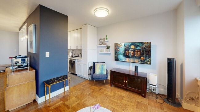 Briar Oaks unit 1208, Bronx, NY 10471 - photo 2