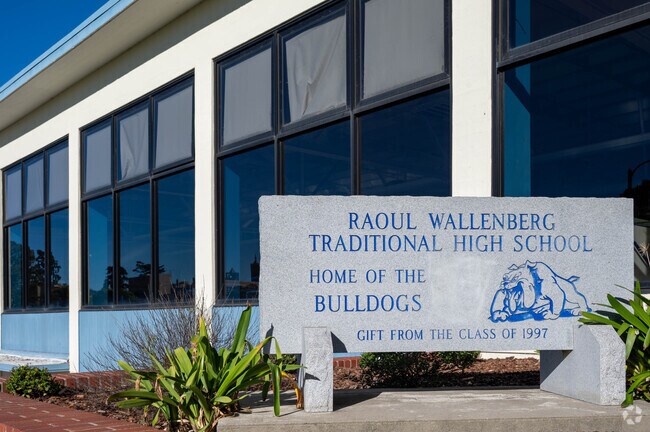 Wallenberg (Raoul) Traditional High School is a great place for students in San Francisco.
