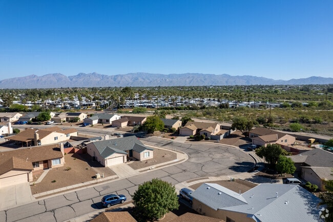 Wingate homes with Rincon Country RV Resort to the north, all lie within Coyote Corridor.
