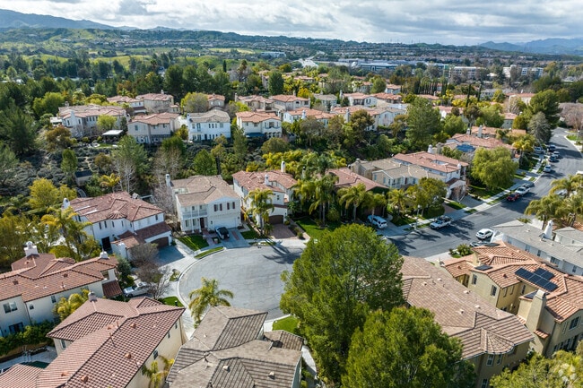 The Valencia neighborhood offers a diverse range of homes to fit a wide variety of lifestyle.