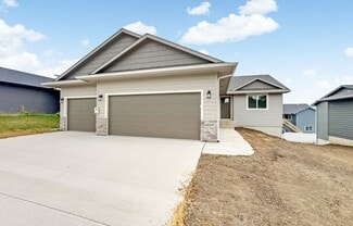 6809 Viola Ct, Sioux Falls, SD 57107