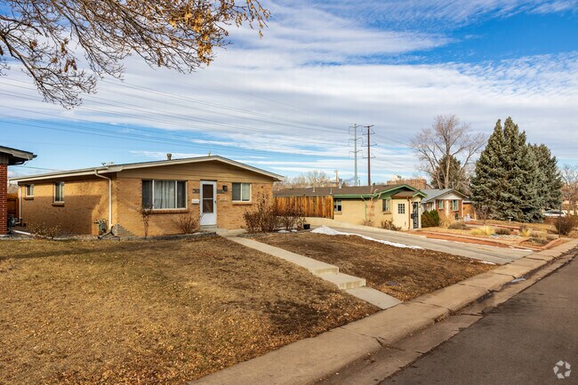 Ruby Hill homes are clear from the snow during the spring and summer months.