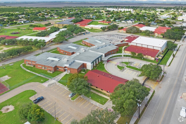 Mathis Intermediate School is part of the Mathis Independent School District.