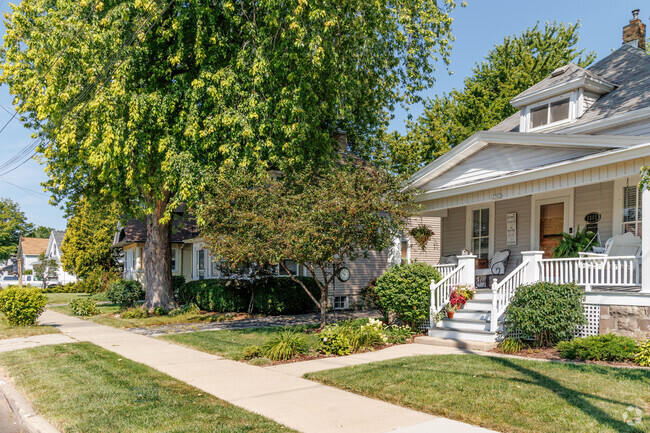 The homes in Congress Field were primarily constructed between the early to mid-20th century.