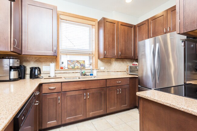 1455 W Wilson Ave unit 2, Chicago, IL 60640 - photo 5