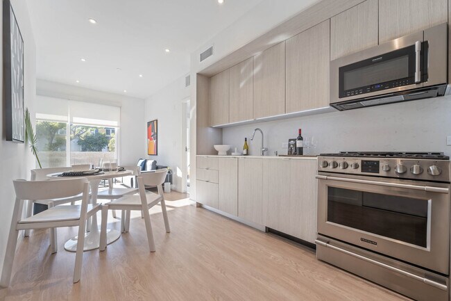 8820 Belford Ave unit 3062, Los Angeles, CA 90045 - photo 2