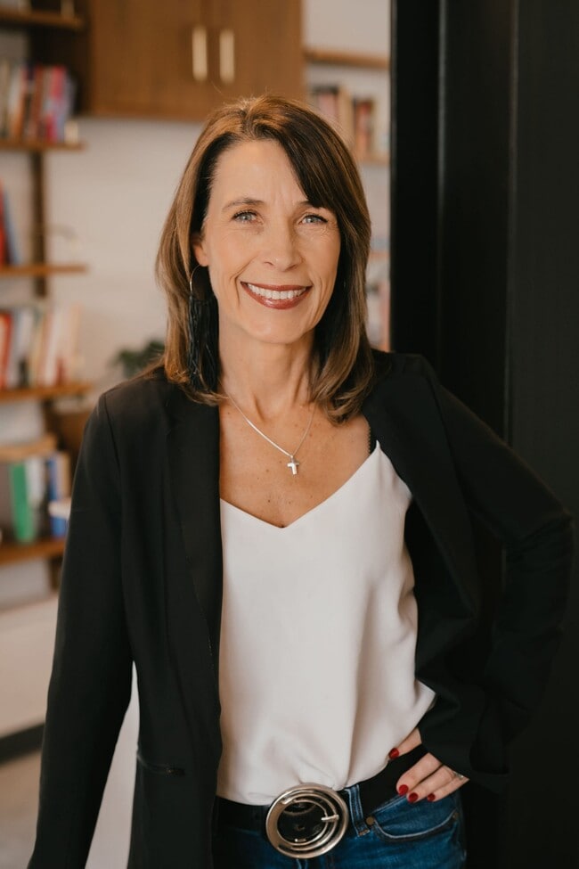 Dina Emmert