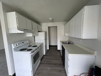 1010 SE 122nd Ave, Portland, OR 97233