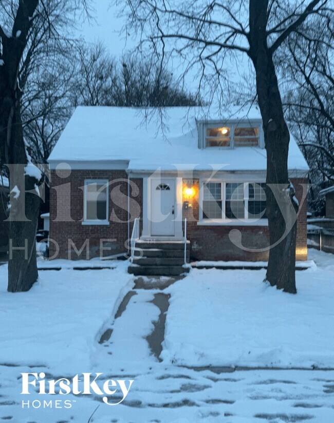236 E 142nd St, Dolton, IL 60419