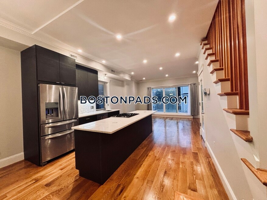 799 E 4th St, Boston, MA 02127 - photo 1