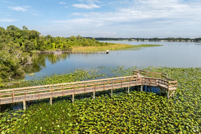 The fishing pier at the clubhouse at Highlands Ridge gives great views of Bonnet Lake.