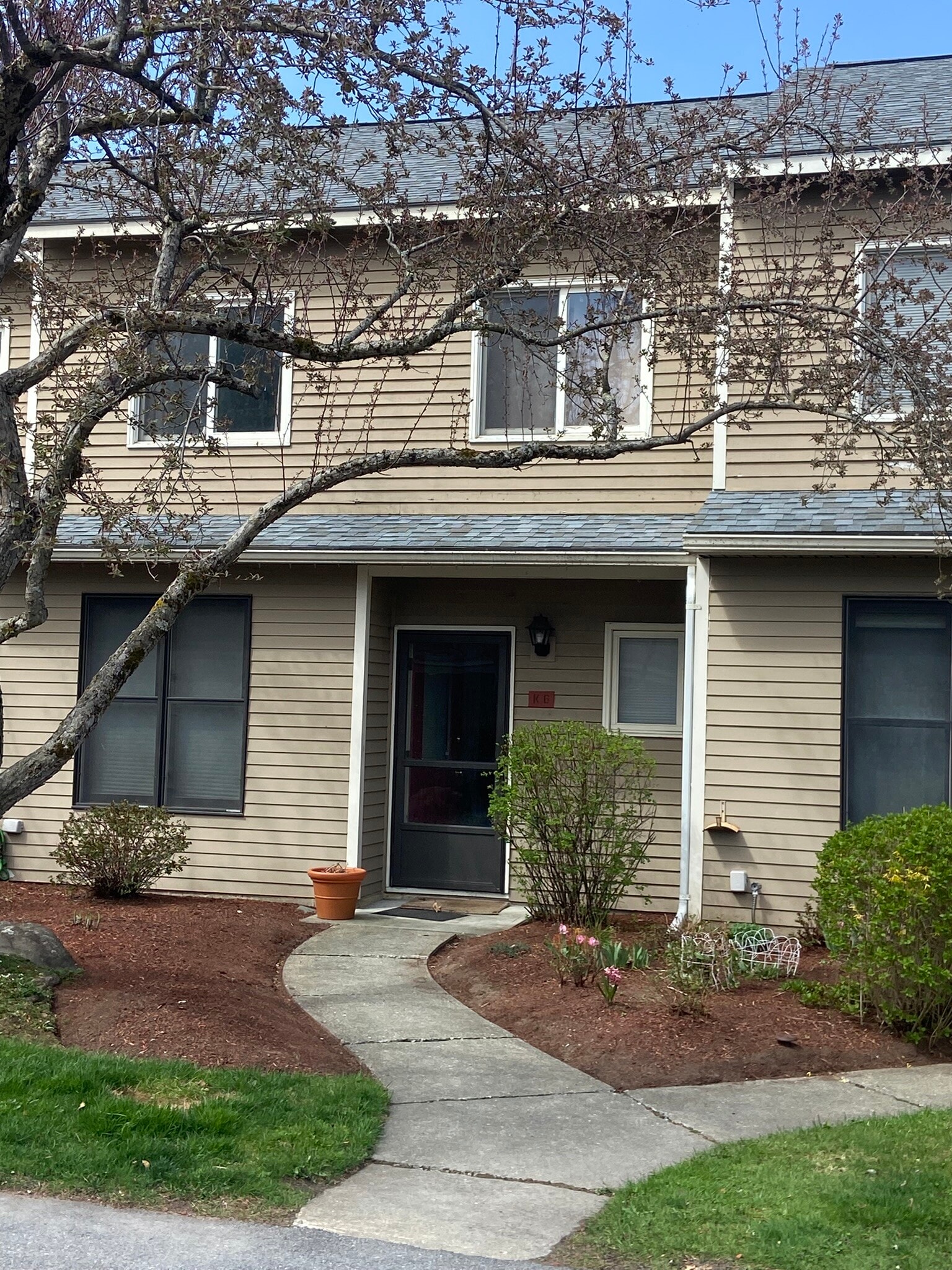 K6 Stonehedge Dr, South Burlington, VT 05403 - photo 1