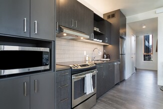 1315 NW 19th Ave, Portland, OR 97209