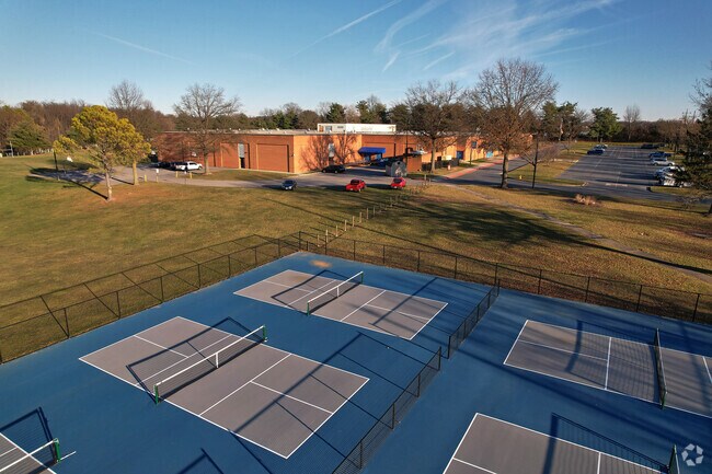 Springfield Middle School receives an overall rating of B from Niche.