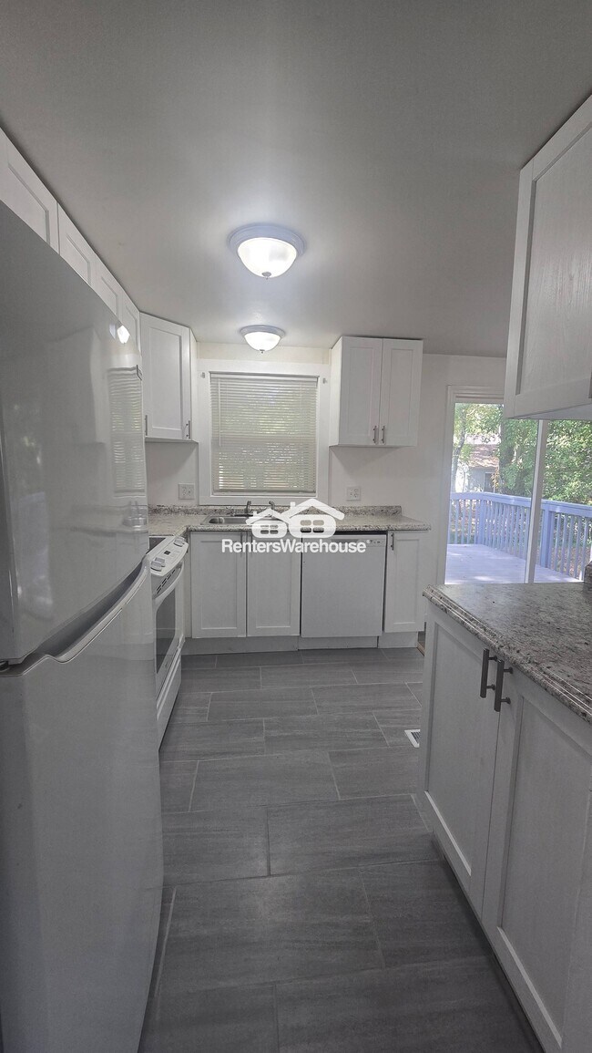 5269 Long Green Ln, Stone Mountain, GA 30088 - photo 5