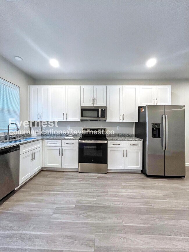 312 N Correll St, Landis, NC 28088 - photo 2