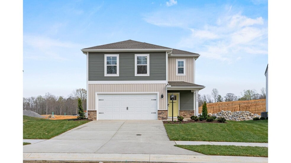 3949 Schooner Ln unit 36203817, Hopewell, VA 23860 - photo 1