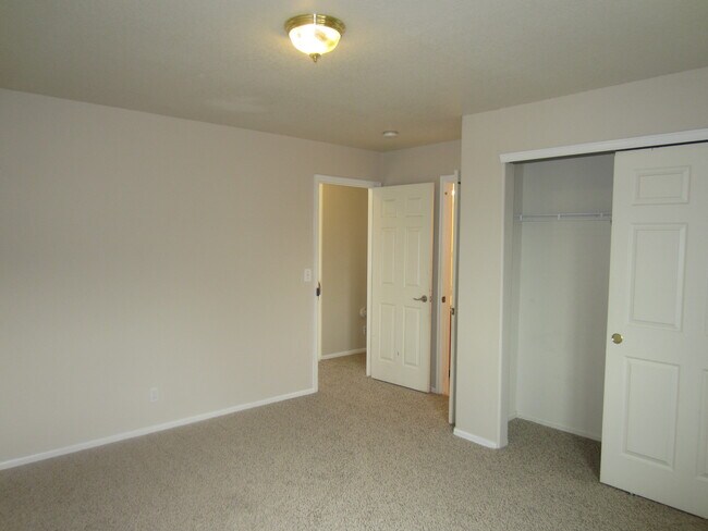 10761 Cook Ct, Northglenn, CO 80233 - photo 5