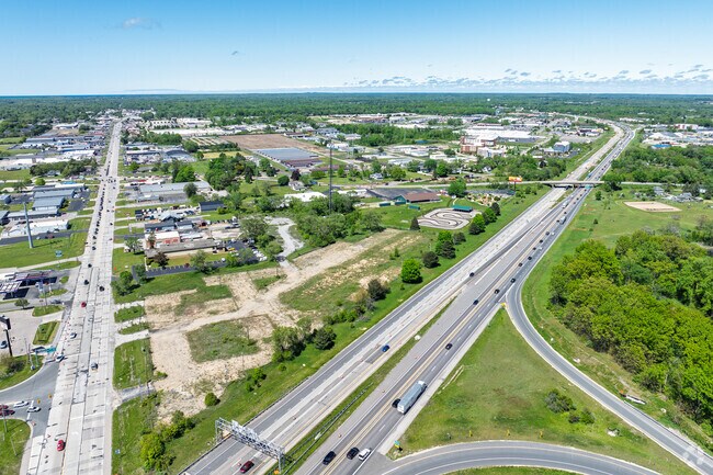 Fair Plain is conveniently located near shopping districts and major highways.