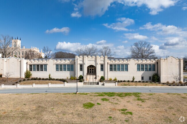 The original Georgia State Capital building can be found in Milledgeville.