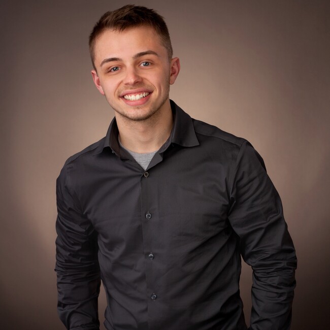 Agent Photo