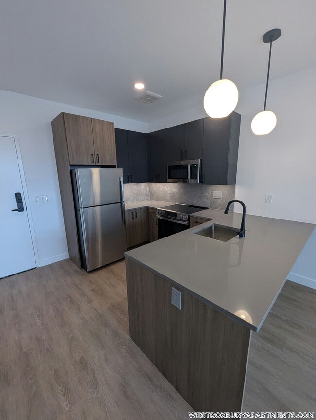 199 Gardner St Unit 409, Boston, MA 02132