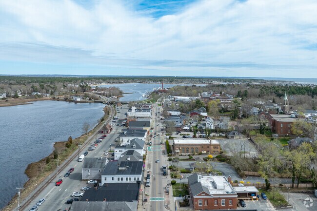 Shop and dine on Main St. in Wareham.