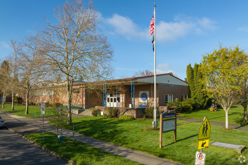 Peninsula Elementary School, Rankings & Reviews - Homes.com