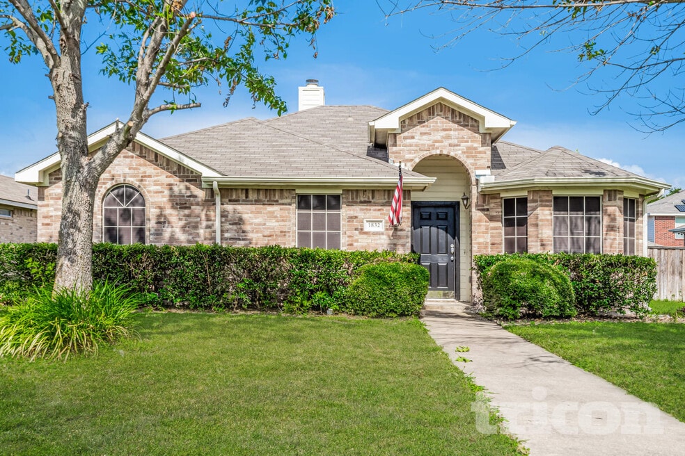 1832 Mcneely St, Lancaster, TX 75134 - photo 1